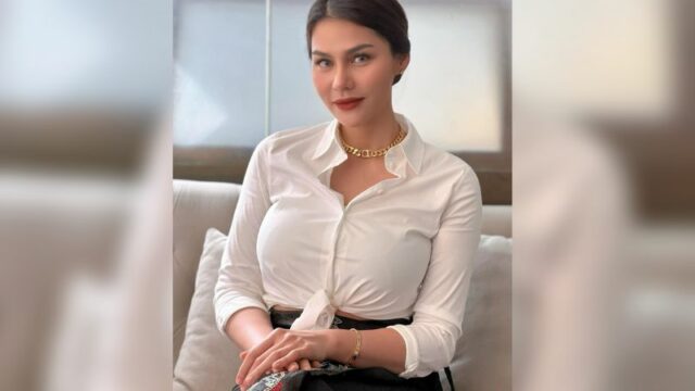 Cekricek.id - Penampilan DJ Katty Butterfly dipuji jadi jauh lebih seksi serta berkelas. Ketika mengenakan sebuah kemeja putih yang lebih tertutup