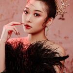 Cekricek.id - Artis cantik Livy Renata kini mendapat banyak pujian dari warganet. Terutama mengenakan konsep merah dan hitam perayaan Imlek