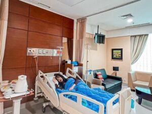 Cekricek.id - Lucinta Luna kini meminta doa kesembuhan kepada sejumlah netizen dan Tuhan sang pencipta. Saat sehat disebut lupa tuhan