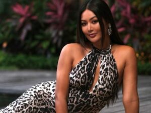 Cekricek.id - Artis cantik Maria Selena membeberkan banyak hal yang dirinya dapatkan dengan kulit eksotis ini. Harus suntik putih biar ada job
