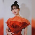 Cekricek.id - Pesona dari Mawar Eva de Jongh selalu membuat banyak warganet terpukau, Intip potret aktris cantik turunan Belanda dan Karo ini