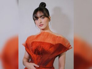 Cekricek.id - Pesona dari Mawar Eva de Jongh selalu membuat banyak warganet terpukau, Intip potret aktris cantik turunan Belanda dan Karo ini