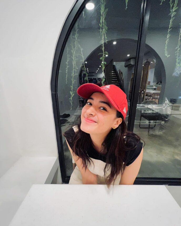 Intip Foto Mawar Eva de Jongh yang Cakep Maksimal
