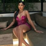 Cekricek.id - Netizen malah dibuat kecewa ketika melihat foto Millen Cyrus saat merayakan perayaan tahun baru, tampak berisi