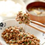 Cekricek.id - Natto termasuk dalam makanan asal Jepang yang begitu dikenal makanan yang bersumber dari kacang kedelai, simak manfaatnya