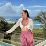 Cekricek.id - Rupanya ketika mengenakan sejumlah OOTD yang seksi Rachel Vennya memiliki 3 pose andalan, intip pose menwannya