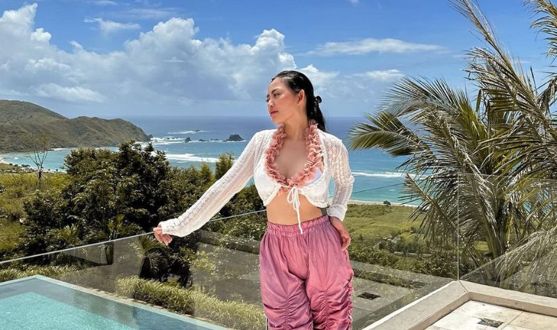 Tampilan Anggun Rachel Vennya dengan Crop Top Bentuk Hati Sorot Perhatian Netizen