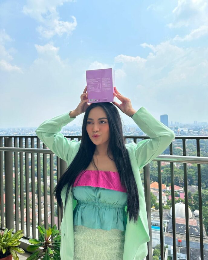 Crop Top Hitam Paduan Rok Coklat, Rachel Vennya Selalu Dipuji Inovatif Segi Outfit