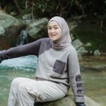 Cekricek.id - Ririe Fairuz ternyata merasa insecure ketika melihat banyaknya saingan di mana-mana berkaitan dengan jodoh dan masa depan