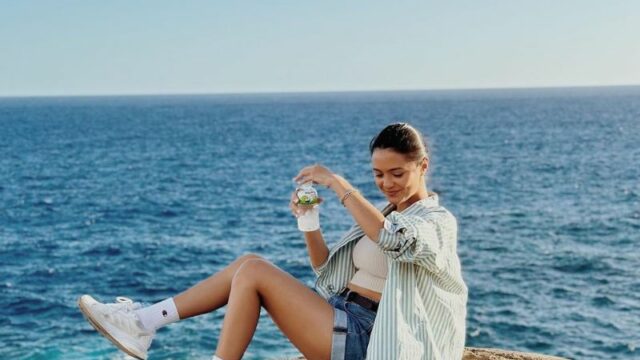 Cekricek.id - Artis cantik Amanda Rawles ternyata begitu suka melakukan pemotretan di luar ruangan alias konsep outdoor, intip potretnya