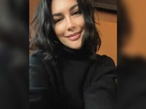 Cekricek.id - Netizen benar-benar dibuat meleleh ketika mendapat senyuman manis dari seorang Sophia Latjuba, begini kata mereka