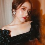 Cekricek.id - Belakangan ini sosok cantik Tiara Andini mengunggah potretnya dengan mengenakan gaun hitam, intip berbgaia potret menawannya