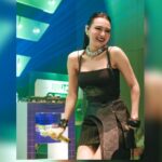 Cekricek.id - Outfit Wika Salim dengan penampilan serba hitam alat pemakaman pun tetap membuatnya tampil cantik, jadi janda kesukaan