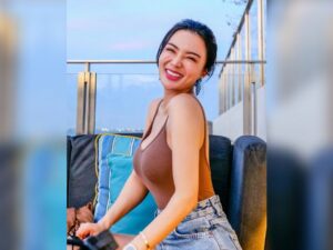 Cekricek.id - Pedangdut cantik Wika Salim mengaku sudah memiliki 4 anak. Padahal diketahui ia baru berstatus pacaran dengan Max Adam.
