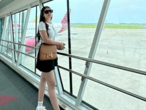 Cekricek.id - Artis sekaligus penyanyi cantik Bebizie mengatakan jika dirinya minta untuk dia seriusin. Bahkan siap untuk menunggu di KUA