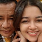 Hotman Paris mengunggah foto mesra dengan asisten pribadi barunya ke-102, sang asisten pribadi alias aspri diketahui berasal dari Surabaya.