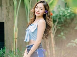 Artis cantik Natasha Wilona semakin hari semakin mencuri perhatian publik dengan unggahan potretnya yang semakin seksi dan semakin menggoda.