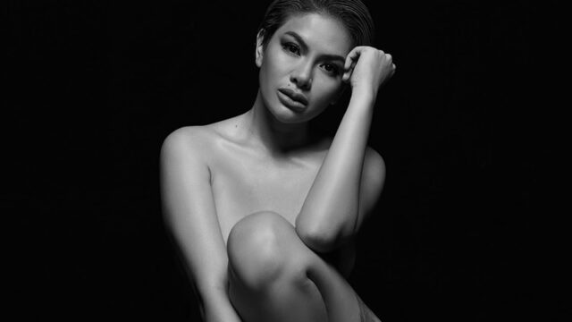 Nikta Mirzani hebohkan jagat maya dengan unggahan di laman Instagram pribadinya yang tidak mengenakan pakaian sehelai pun.