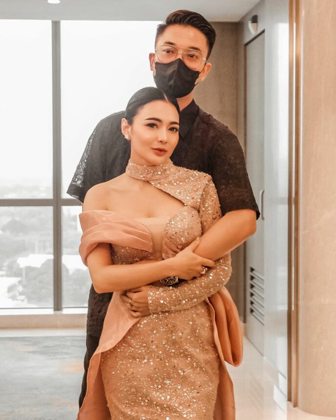 Nyesek Lihat Wika Salim Mesra dengan Kekasih, Netizen Kompak Unfollow