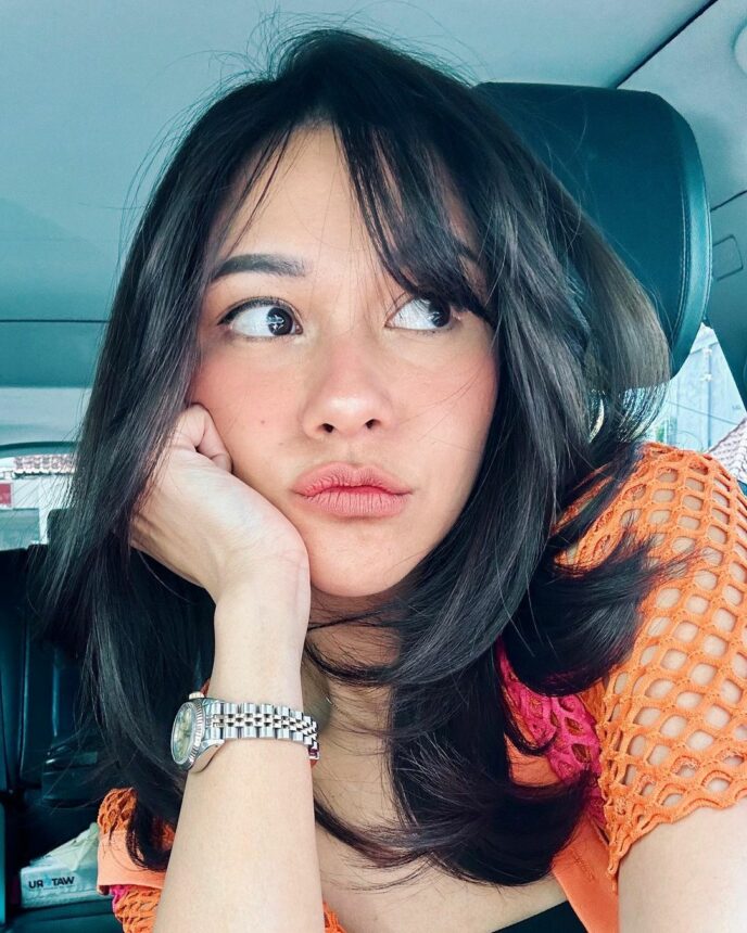 Nana Mirdad Terlihat Awet Muda Meski Sudah Beranak Dua, dengan Rambut Poni Mirip Anak Kuliahan