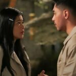 Cekricek.id – Titi Kamal membagikan foto dari potongan adegan film barunya yang berjudul “Air Mata di Ujung Sajadah”. Potret tersebut memperlihatkan sosok sang aktris dengan penampilan awet mudanya berdandan layaknya anak remaja. Hal itu lantas membuat banyak orang ramai mengomentarinya.