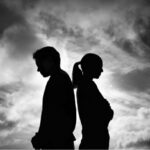 Cekricek.id – Tidak semua orang bisa dengan cepat move on setelah putus hubungan dengan kekasihnya. Namun, jika dibandingkan antara pria dan wanita, kira-kira yang mana yang paling cepat? Mungkin banyak yang bertanya-tanya, atau sudah mendapatkan jawabannya dari pengalaman pribadi.