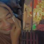 Cekricek.id – Jodoh memang tak akan kemana, namun ada kalanya ketika seseorang sudah menjalin kasih begitu lama harus berujung kandas di tengah jalan. Banyak ungkapan yang sesuai seperti “menjada jodoh orang” untuk para pasangan yang sudah lama berpacaran tapi malah nikahnya sama orang lain.