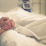 Cekricek.id - Ketika membayangkan saat-saat terakhir kita sebelum menghadapi kematian, mungkin sedikit terbayang kira-kira apa yang mungkin akan kita katakan kepada orang yang dicintai. Selain itu, pertanyaan tentang apa yang akan dirasakan secara fisik pada saat itu mungkin juga menghiasi isi pikiran kita.