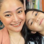 Cekricek.id – Putri semata wayang Marshanda dan Ben Kasyafani sukses menyorot perhatian banyak orang karena kecantikan yang dimilikinya. Di usianya yang baru 10 tahun, Sienna disebut memiliki wajah cantik yang sangat mirip dengan sang ibu saat masih kecil.