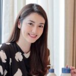 Cekricek.id – Velove Vexia, artis cantik yang dikenal sebagai salah satu mantan dari youtuber dan presenter kawakan, Raffi Ahmad. Lama tak muncul di layar kaca, perempuan yang diketahui sudah menikah pada akhir tahun 2021 lalu terlihat semakin cantik dan glowing.
