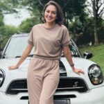 Cekricek.id – Donna Agnesia berhasil memikat banyak orang lewat senyumannya yang menenangkan. Dalam salah satu foto terbaru yang dibagikannya, istri Darius Sinathrya itu tampil cantik dan terlihat begitu awet muda diusianya yang sudah kepala empat.