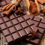 Cekricek.id – Tidak hanya meningkatkan mood, coklat yang bercita rasa manis itu ternyata memiliki sejumlah manfaat untuk kesehatan tubuh. Seperti yang dijelaskan dalam sebuah eksperimen kesehatan yang menemukan berbagai manfaat tersebut jika mengonsumsi makanan manis tersebut setiap hari selama seminggu.