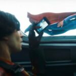Cekricek.id - Trailer film “The Flash” yang dirilis selama Super Bowl 2023 memperlihatkan sejumlah adegan sosok Bruce Wayne dari Ben Affleck, Batman dari Michel Keaton, dan Supergirl dari Sasha Calle. Setelah melalui berbagai penundaan dan masalah di balik layar lainnya, film ini akhirnya menunjukkan batang hidungnya juga.