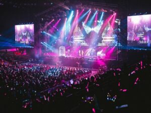 Cekricek.id – Sepanjang tahun 2023, kita akan disuguhkan dengan konser musik yang akan hadir dari berbagai penyelenggara dengan sejumlah penyanyi solo dan band yang digemari banyak orang. Tentunya, gelaran festival yang meriah itu akan diselenggarakan secara live.