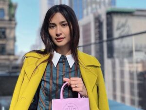 Cekricek.id – Mikha Tambayong dipuji makin cantik setelah dirinya menikah dan sah berstatus menjadi seorang istri. Pujian itu dia dapatkan usai membagikan beberapa buah foto ketika berada liburan ke luar negeri bersama suaminya, Deva Mahendra.