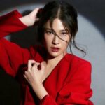 Cekricek.id – Penampilan Dian Sastro dalam setiap pemotretannya memang tak pernah membuat para penggemar kecewa. Dia selalu memberikan hasil yang memukau banyak mata dengan wajah cantik dan penampilannya yang begitu awet muda. Kecantikannya yang sempurna dinilai dari bentuk wajah yang simetris dan memiliki proporsi yang pas.