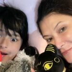 Cekricek.id – Tamara Bleszynski saat ini sudah menginjak usia 48 tahun. Di umurnya yang sudah hampir setengah abad, penampilannya masih terlihat sangat cantik dan awet muda. Bukan hanya dengan riasan make up, bare face yang dia pamerkan dalam beberapa foto juga sukses menyita perhatian.