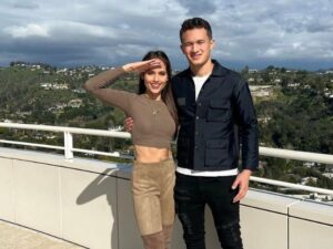 Cekricek.id – Cinta Laura membagikan beberapa foto saat dirinya tengah liburan di Los Angeles, Amerika Serikat. Tidak hanya sendiri, artis cantik blasteran itu rupanya juga ditemani oleh seorang pria yang tak lain salah satu aktor muda tanah air.