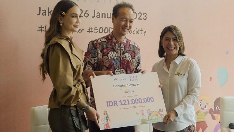 Cekricek.id – Sebagai artis cantik yang selalu tampil glamour, Luna Maya sukses menuai banyak respon positif yang memuja pesonanya. Dari berbagai unggahan yang dia bagikan di media sosial, tak ada yang berani mencelanya karena dia begitu dipuja oleh para penggemar. Namun, selain penampilan, artis cantik itu rupanya juga memiliki sifat baik hati dan juga dermawan.