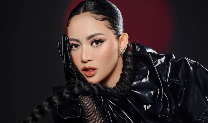 Cekricek.id, Berita Seleb dan Berita Artis - Rachel Vennya Dinilai Bukan Sembarang Janda, Pamer Ketek Saat Pemotretan Bikin Netizen Gelisah