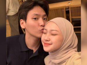 Cekricek.id, Berita Seleb dan Berita Artis – Julia Prastini atau yang akrab disapa Jule itu adalah seorang selebgram dan youtuber berparas cantik yang menikah dengan pria Korea Selatan. Kini keduanya sudah dikaruniai dua orang anak dengan jarak usia yang cukup dekat.