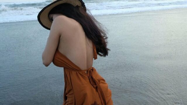Cekricek.id – DJ Joana berhasil membuat para pengikutnya ketar-ketir karena sebuah foto yang dia unggah di media sosial. Disc jockey berparas cantik dengan tubuh ramping dan bohai itu tidak hanya menyita perhatian dengan penampilannya namun juga karena keterangan yang dia sertakan pada unggahan  tersebut.