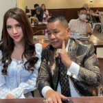 Cekricek.id – Hotman Paris kali ini memamerkan foto kebersamaannya dengan seorang wanita cantik berdarah Batak. Namun ada satu hal yang mencengangkan dari pernyataan yang dia tuliskan sebagai keterangan unggahannya. Wanita muda tersebut katanya tak diangkat menjadi asisten pribadi.