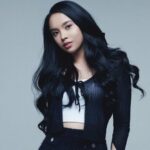 Cekricek.id, Berita Seleb dan Berita Artis – Lyodra memamerkan beberapa foto dari pemotretan yang belum lama dia jalani. Penyanyi cantik jebolan Indonesian Idol itu pun berhasil menuai sorotan karena gaya penampilannya yang sanat berbeda dari biasanya. Dia bahkan disebut sangat cocok untuk menjadi idol Kpop karena terlalu cantik.