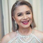 Cekricek.id, Berita Seleb dan Berita Artis – Penyanyi senior, Ruth Sahanaya beserta anak perempuannya ramai disorot karena sebuah unggahan di media sosial. Putrinya yang sudah berusia 27 itu memamerkan foto dirinya yang melakukan aksi yang cukup intim bersama seorang teman.