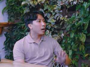 Cekricek.id - Ada sejumlah kisah unik yang dialami oleh Aby Respati terutama saat dirinya masih menjadi seorang transgender, rajin salat jumat