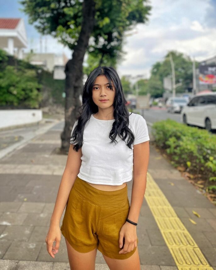 Akina Fathia Makin Cantik dan Seksi, Kini Gemar Membentuk Otot