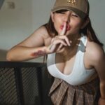 Cekricek.id - Netizen benar-benar rela ngantri jika mendapatkan sosok janda cantik seperti Angela Lee. Apalagi jika ditambah bisa gambar tato