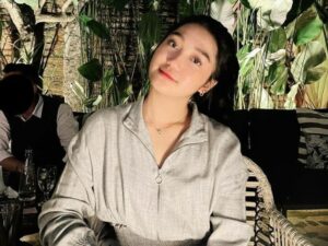 Cekricek.id, Berita Artis dan Berita Seleb - Ekspresi seleb tiktok Chika Chandrika dengan lirikan mautnya membuat netizen jadi bertanya-tanya