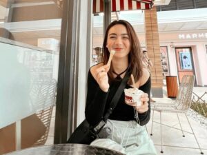 Cekricek.id - Penampilan artis cantik Ersya Aurelia dengan tampilan feminim dipuji wow banget. Apalagi wajah cantiknya selalu terlihat menarik